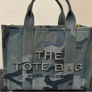 💚LIMITER EDITION Marc Jacobs (CAMO) Canvas Tote Bag (unavailable in stores)💚